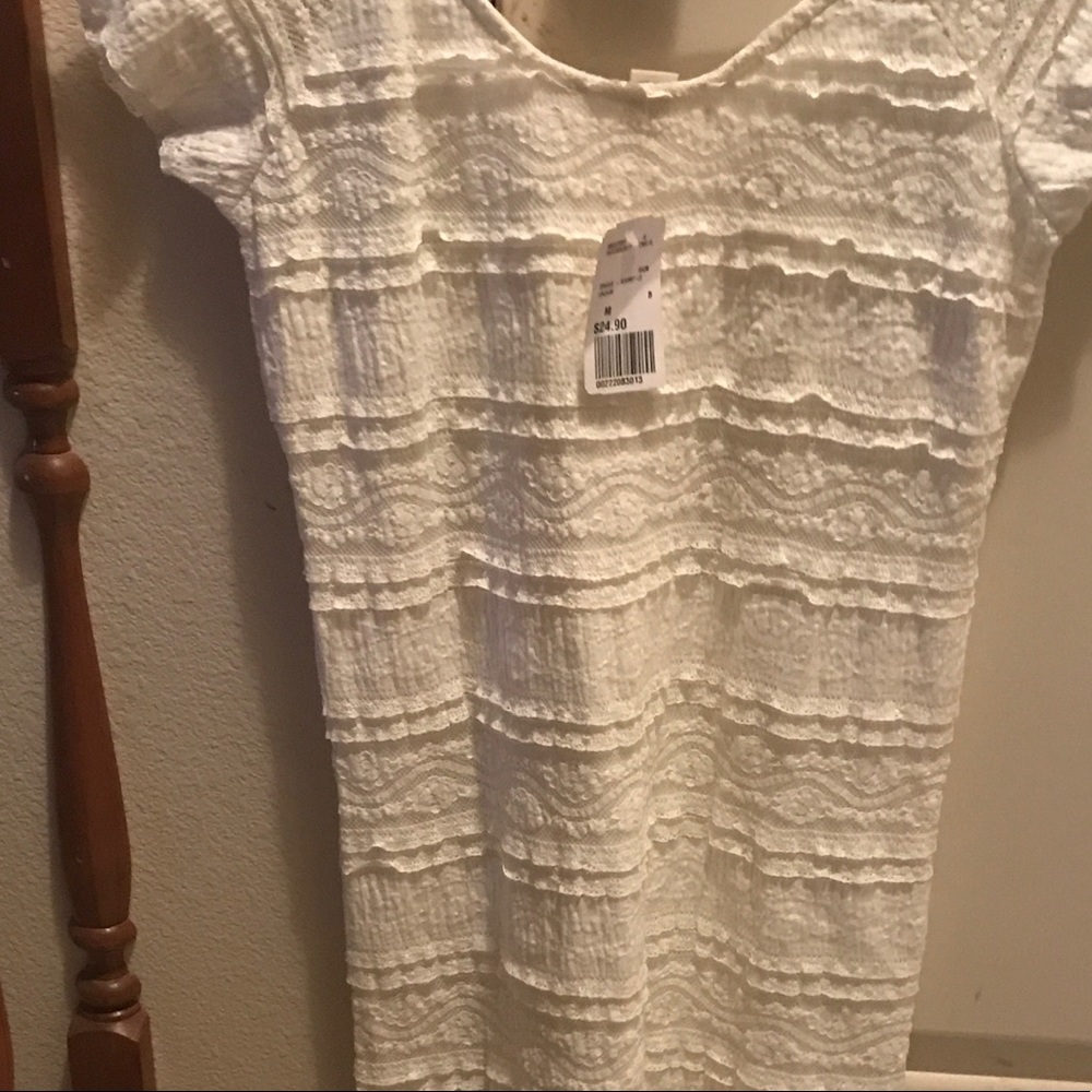 NWT Forever 21 women's medium lace style dress.